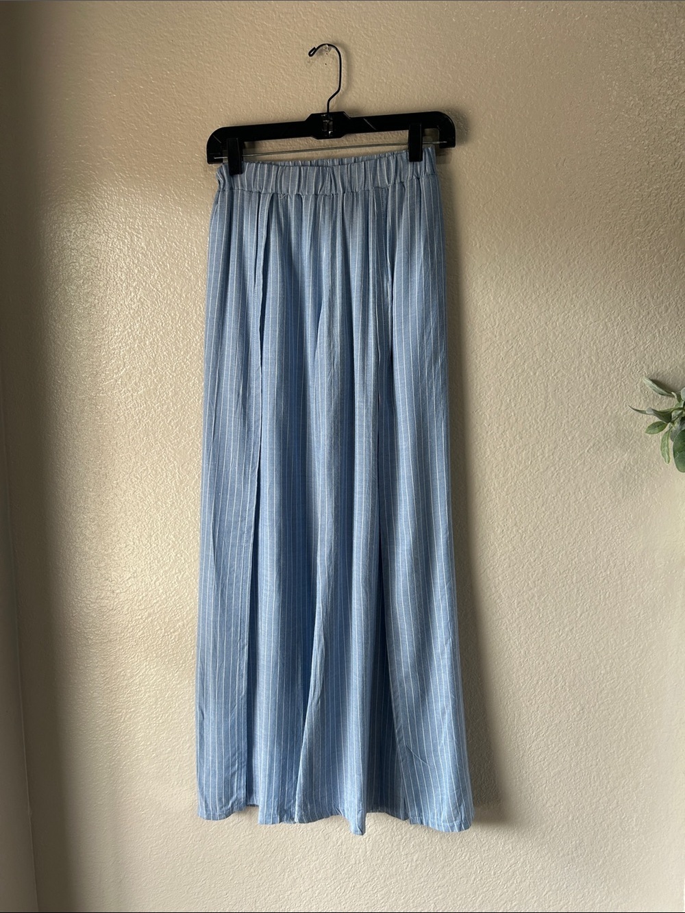Umgee USA Light Blue Striped Wide Leg Cover up Pants Elastic Waist Sz S TC0120